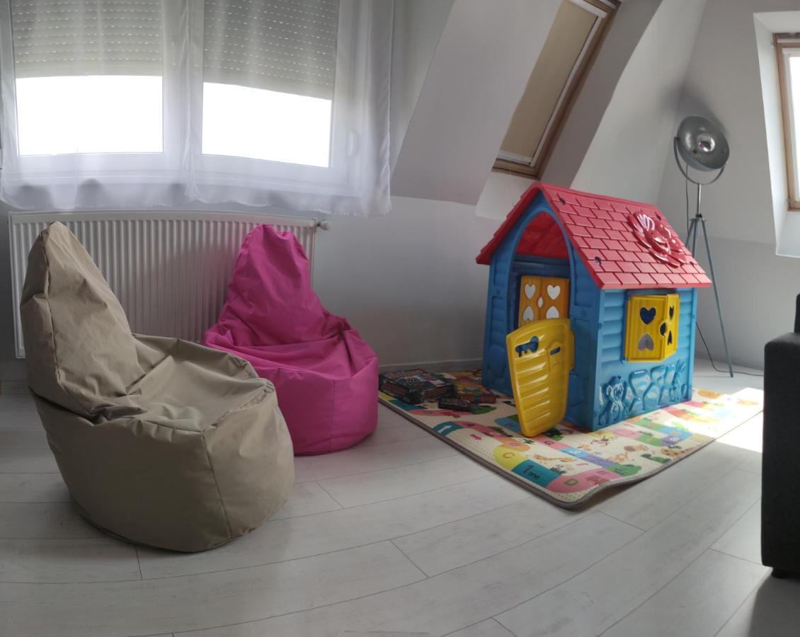 Ikon Apartman Hajdúszoboszló Esterno foto