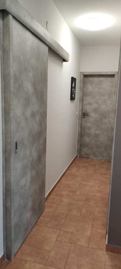 Ikon Apartman Hajdúszoboszló Esterno foto
