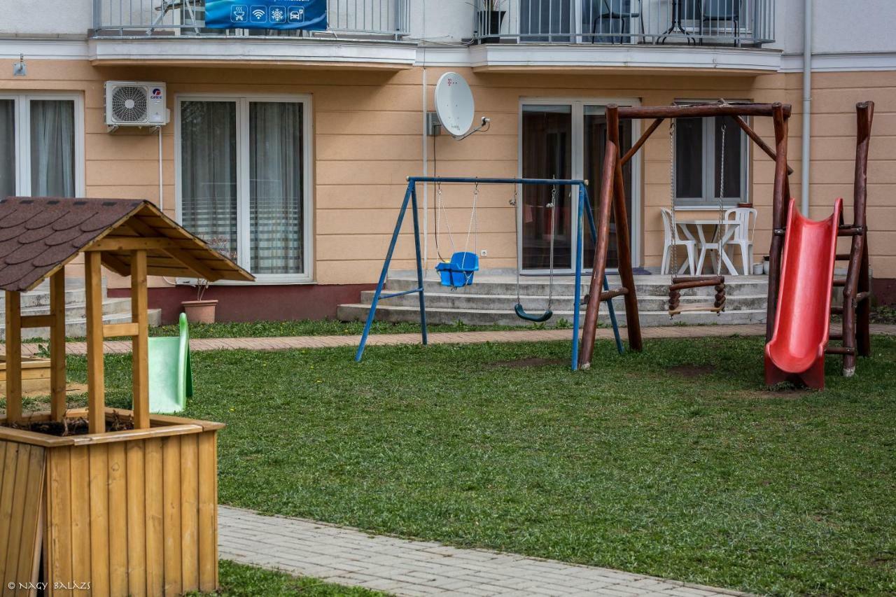 Ikon Apartman Hajdúszoboszló Esterno foto
